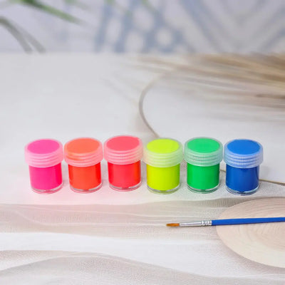 Children's watercolor paint kit with a palette of 12 bright and shimmering colors, encouraging artistic expression. www.usmile.toys