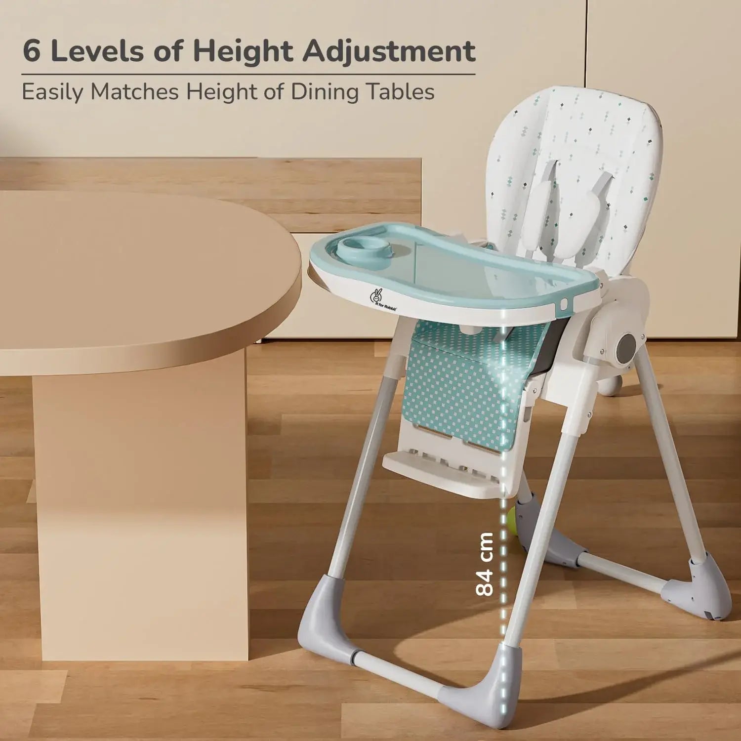 Marshmallow Lite Baby Feeding High Chair for babies, adjustable to 6 levels, with a cute bear design on the backrest and a removable tray. Ideal for baby feeding time on usmile.toys. www.usmile.toys
