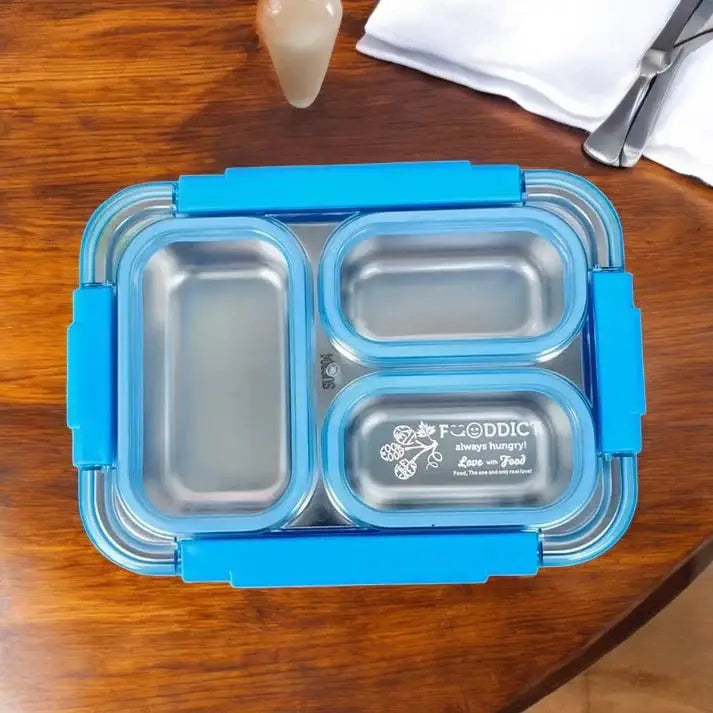 These stylish and durable lunch containers are ideal for school, office, and travel use. Available at www.usmile.toys, your trusted online store for toys, kids stationery, return gifts, baby products, and essentials. Enhance your lunchtime experience with our leakproof, multi-compartment bento boxes designed for easy packing and freshness retention
