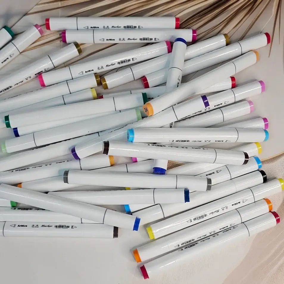 Clear plastic case containing a 48-piece ArtKra Color Highlighter Marker Pen set by Usmile Toys, with double-head, water-based markers." www.usmile.toys