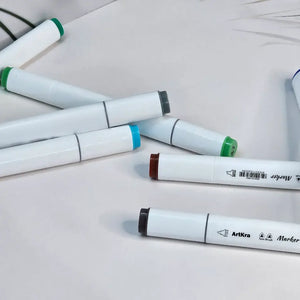 Usmile Toys art supplies: a 48-color marker pen set with bright and anime-inspired colors, featuring a peacock design on the packaging insert."