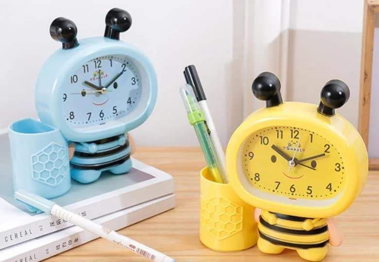 Cartoon Bee Desk Clock with Pen Organizer: Available in blue, pink, and yellow. A charming addition to any workspace.
www.usmile.toys