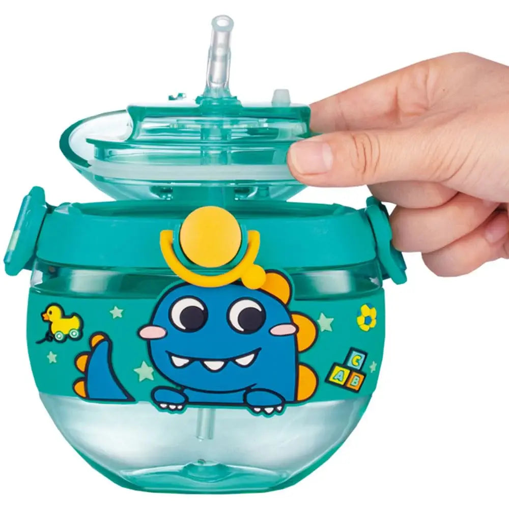 Anti-Leak Kids Water Bottle: Stylish design with a secure cap lock. Perfect for school and outdoor activities.
www.usmile.toys