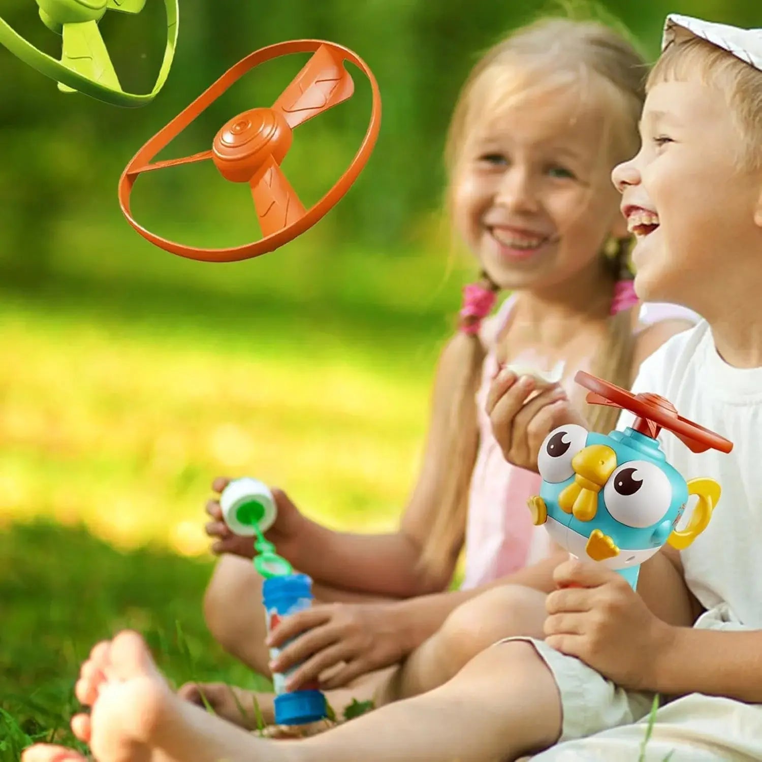 www.usmile.toys Flying Saucer for Children, Flying Disc - Outdoor Toys - Family Fun Flying Disc Playset - Interactive Catching Love Toy
