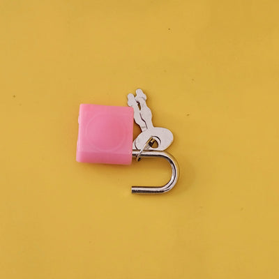 Kids' metal coin banks with locks, house shaped www.usmile.toys