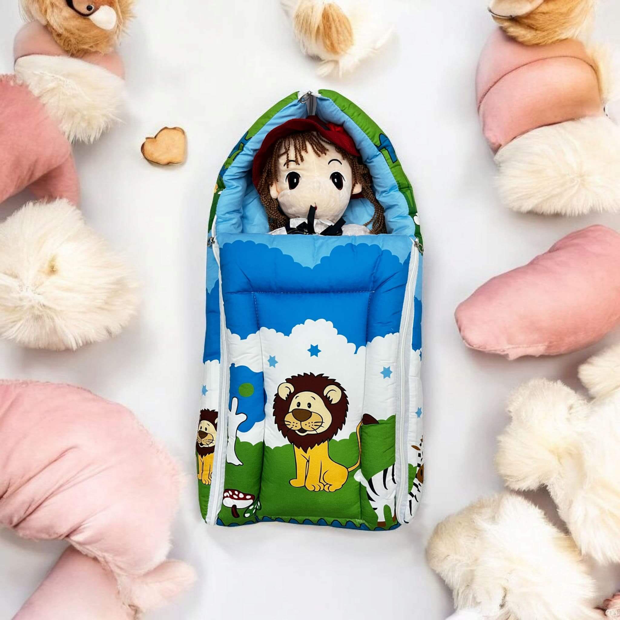 Fun Tom and Jerry themed baby sleeping bag for newborns, providing a warm and secure environment for infant sleep. Great for fans of classic cartoons. www.usmile.com