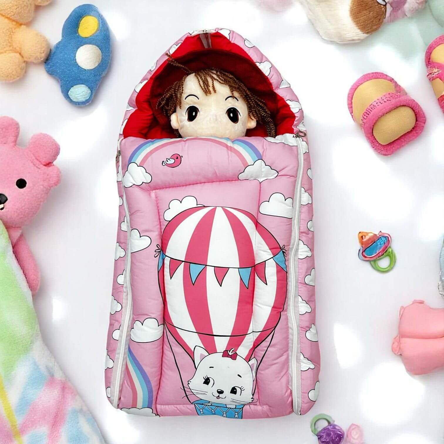 Cozy Tom and Jerry printed newborn baby sleeping bag, designed for secure and comfortable infant sleep. Perfect sleep sack for a peaceful night's rest for your baby, ensuring warmth and safety. www.usmile.com