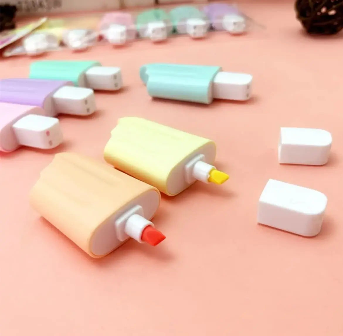 Find these fun and easy-to-use art markers and other kids' drawing supplies at Usmile Toys www.usmile.toys.

